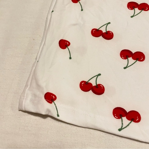 Streetwear Society Cherry Queen Women’s Tshirt Size Medium Shirt - Picture 7 of 16